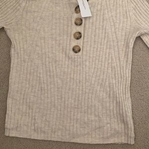 Adorable off white sweater with super cute buttons